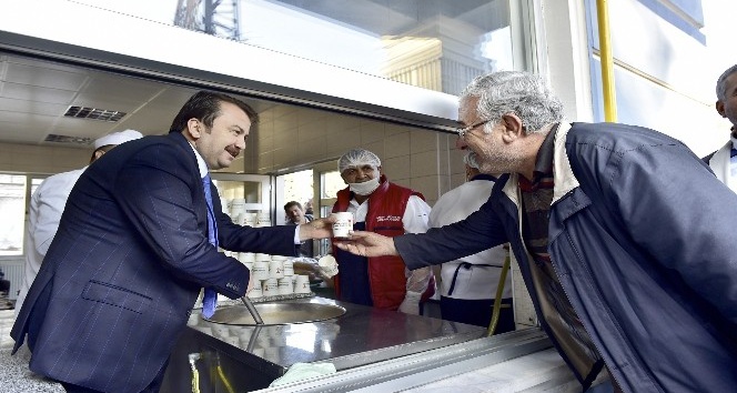 Başkan Erkoç’tan çorba ikramı