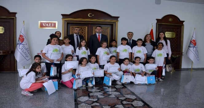 “Lider Çocuk Tarım Kampı” öğrencilerinin sertifika heyecanı