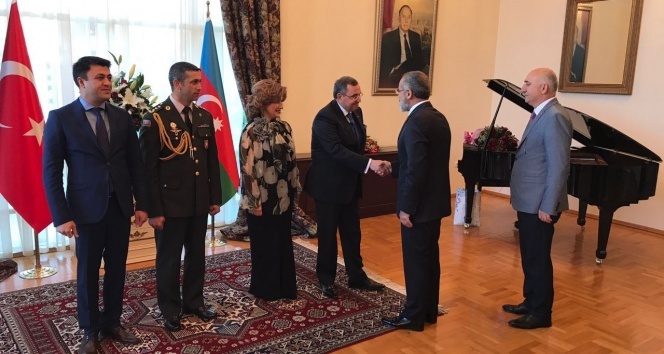 Cumhurbaşkanlığı Başdanışmanı Topçu, Azerbaycan Cumhuriyet Bayramı resepsiyonuna katıldı