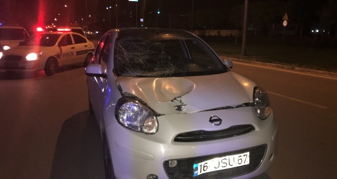 Trafik polisine uygulama esnasında araç çarptı