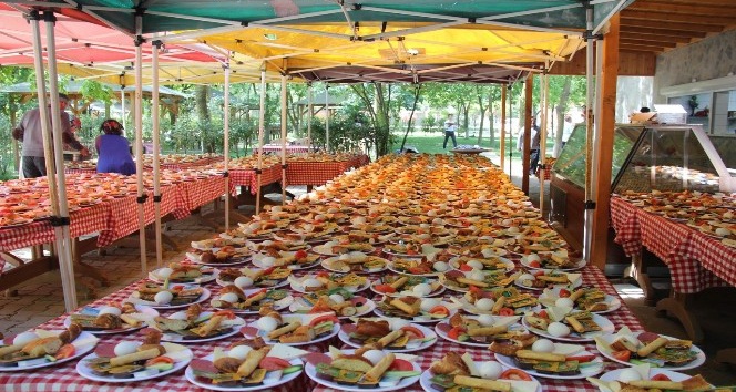 Zeytinburnu Belediyesi Bilgi Evleri’nde geleneksel piknik coşkusu