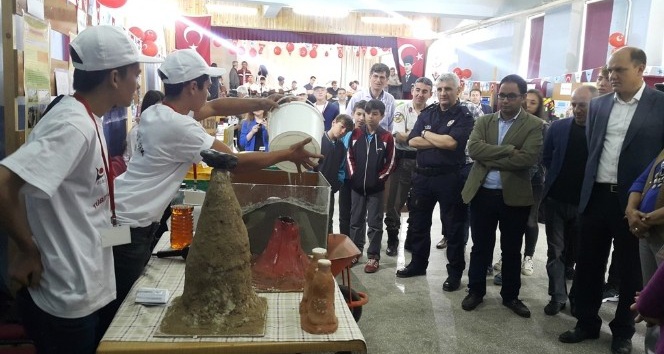 Balya Atatürk Çok Programlı Anadolu Lisesinde Bilim Fuarı