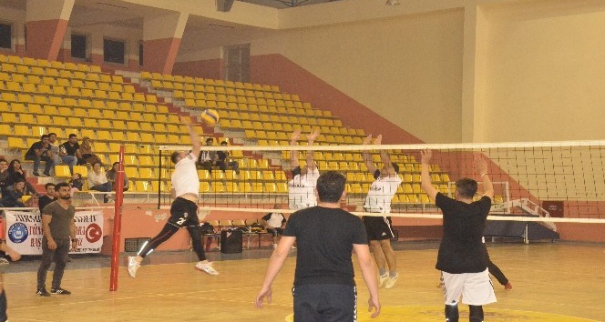 Siverek’te düzenlenen voleybol turnuvası sona erdi