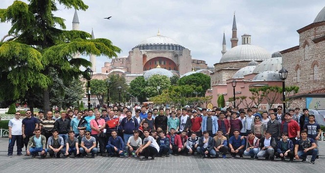 Liseli gençler İstanbul’u gezdi