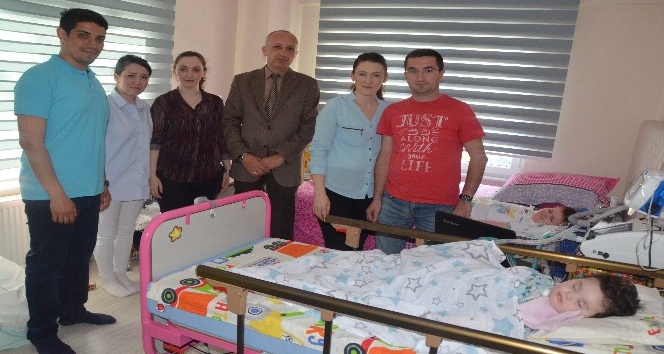 Minik SMA hastalarını Dr. Ali Mumcu ziyaret etti