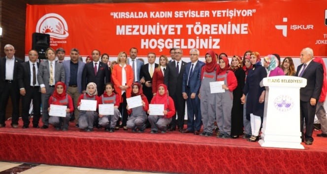 Türkiye&#039;nin ilk kadın seyisleri mezun oldu