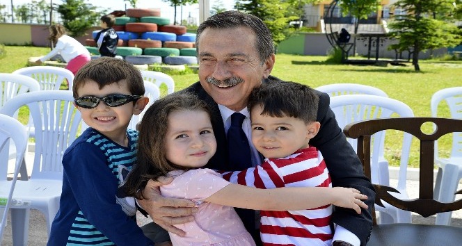 Başkan Ataç okul öncesi eğitim şenliklerine katıldı