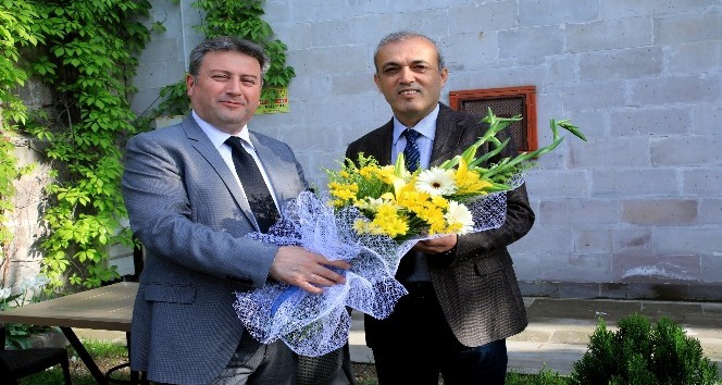 Başkan Palancıoğlu’ndan bilime yön veren iki bilim adamına tebrik