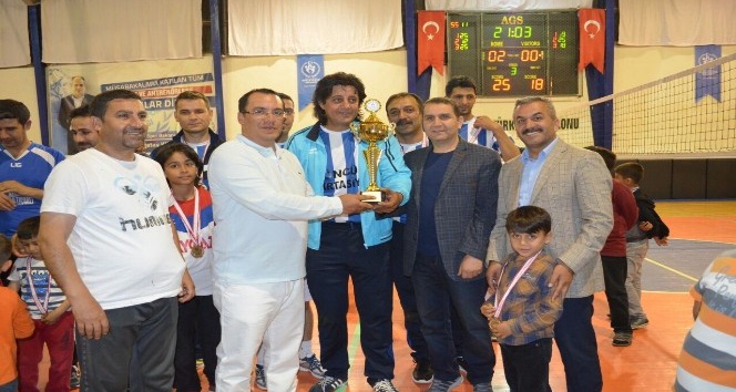 Kahta Belediyesi Voleybol Takımı şampiyon oldu