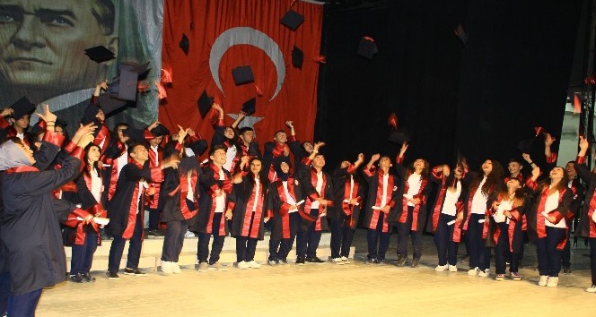 Hakkari’de mezuniyet töreni