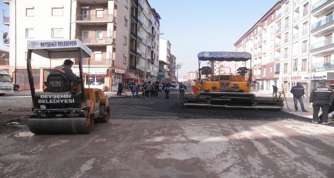 Beyşehir’in ana caddeleri asfaltlanıyor