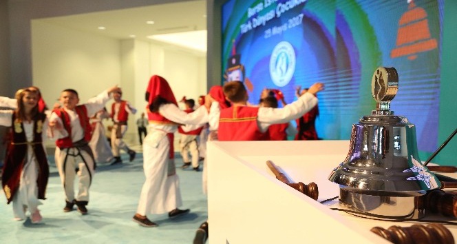 Borsa’da gongu Türk dünyası çocukları çaldı