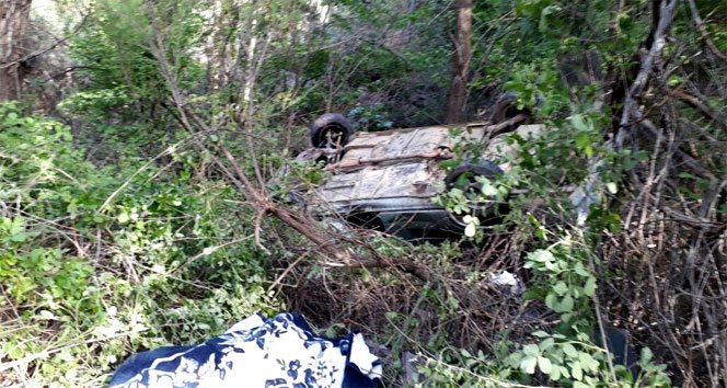 Malatya&#039;da otomobil uçuruma yuvarlandı: 1 ölü, 3 yaralı