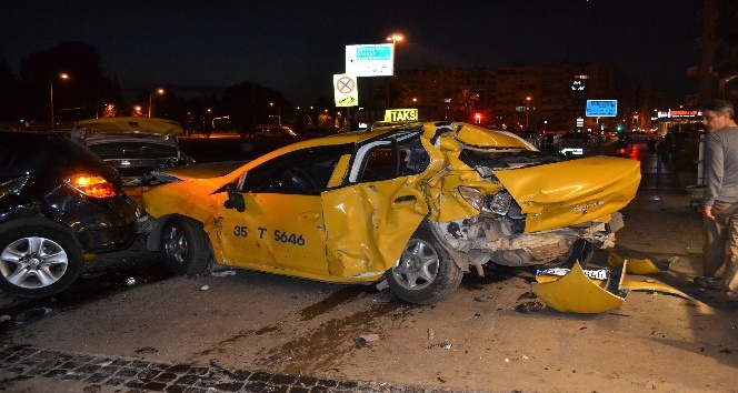 İzmir’de trafik kazası:2 ağır yaralı