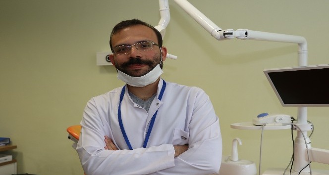 Periodontoloji Uzmanı Dr. Dt. Ali Burak Ayrancı, &quot;Sahurdan sonra mutlaka dişlerinizi fırçalayın&quot;