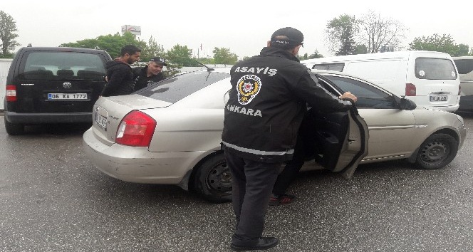 Ankara’da yol kesip silahla havaya ateş eden 4 şehir magandası yakalandı