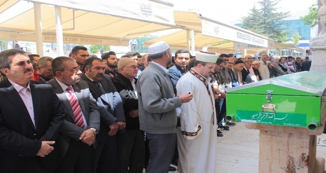 Hocalarını son yolculuğunda yalnız bırakmadılar