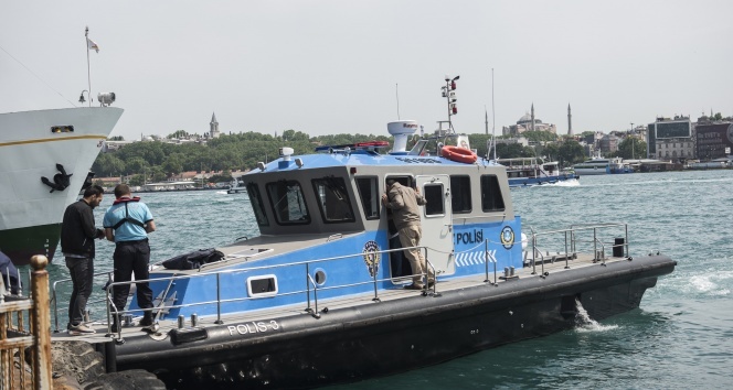 Boğaz&#039;da tur teknesinde intihar girişimi