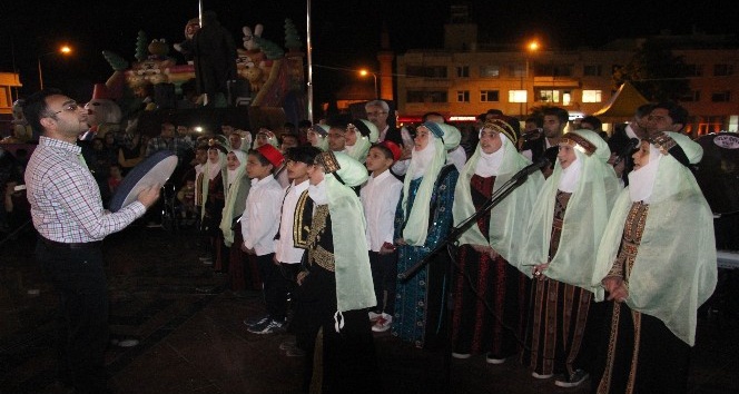 Suriyeli yetim çocuklardan Ramazan gösterisi