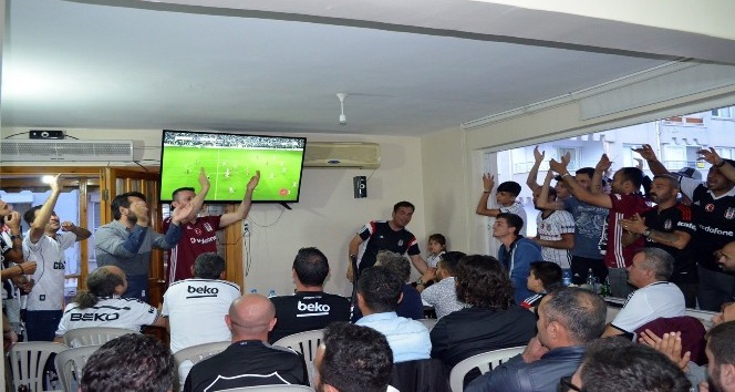 Didim’de Beşiktaşlılar şampiyonluğu konvoyla kutladı