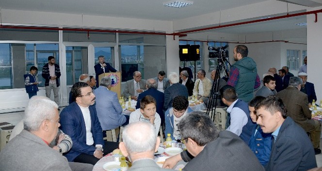 Başkan Akyürek, KİMSEV ve Meram Muhtarlar Derneği iftarına katıldı
