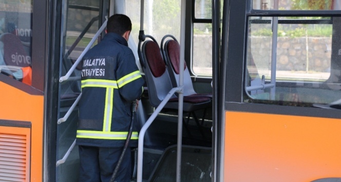 Yolcu otobüsünde yangın: 5 yaralı