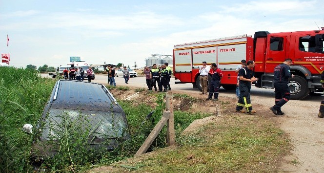 Manisa’da minibüs şarampole uçtu: 3 yaralı