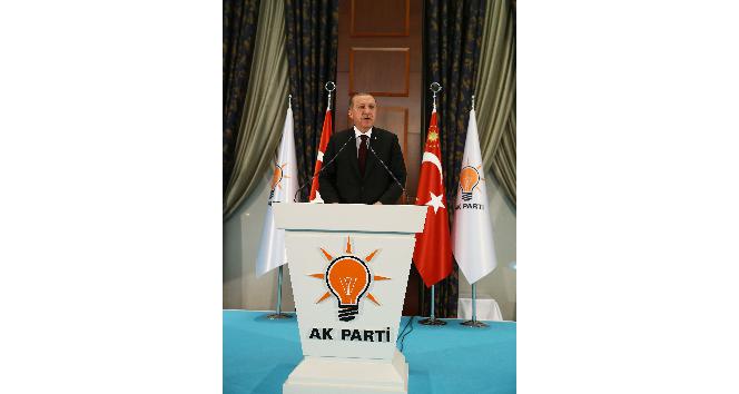 Cumhurbaşkanı Erdoğan, A takımı ile birlikte kolları sıvadı
