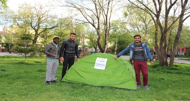İftar çadırı kurulmamasına öğrencilerden tepki