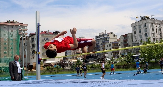 Okulsporları Yıldızlar Puanlı Atletizm Türkiye Birinciliği Trabzon’da yapıldı