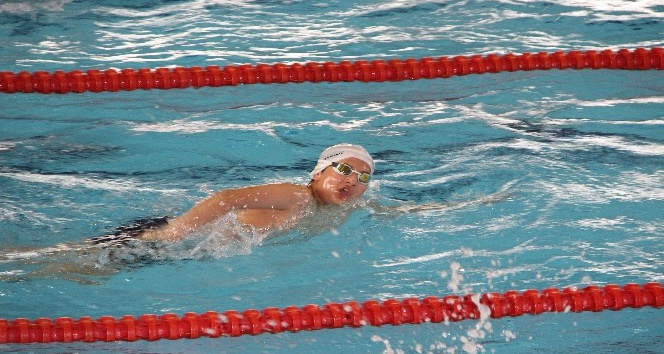 Yüzmede teşvik yarışları yapıldı