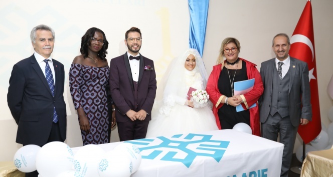 Fedakar Türk öğretmenlere Afrika’da dillere destan düğün