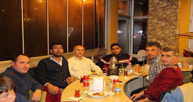 Serhat Ardahan Gazeteciler Derneğinden iftar yemeği