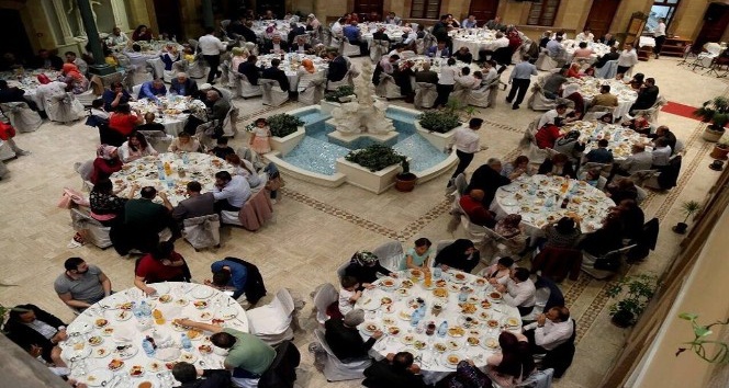 Ak Parti Uşak İl teşkilatının anlamlı iftar sofrası