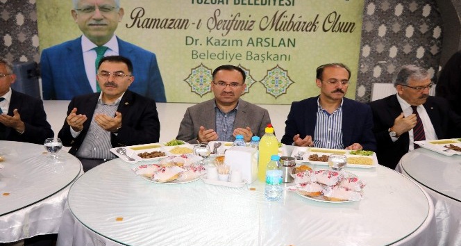 Adalet Bakanı Bozdağ, Yozgat’ta iftar programına katıldı