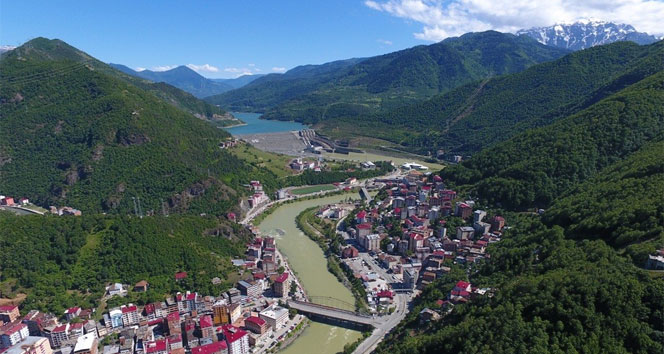Artvin’in Borçka ilçesi ilk kez havadan görüntülendi