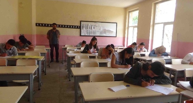 Kulp’ta ilk Fizik Olimpiyatları yapıldı