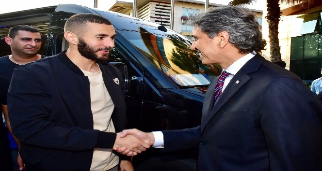 Benzema, Fatih’te iftar programına katıldı