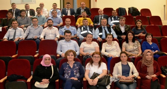 Altınova’da belediye personeline iletişim eğitimi