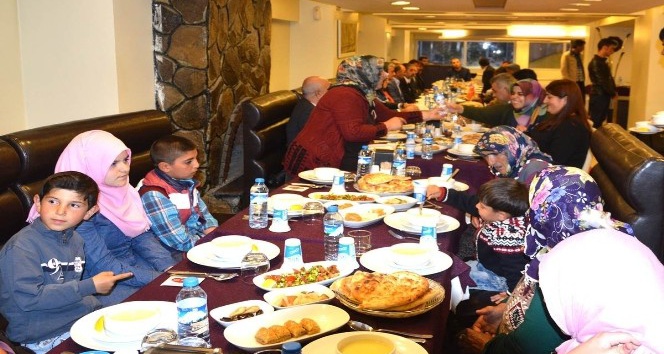 Ardahan Belediyesinden yetim çocuklar onuruna iftar