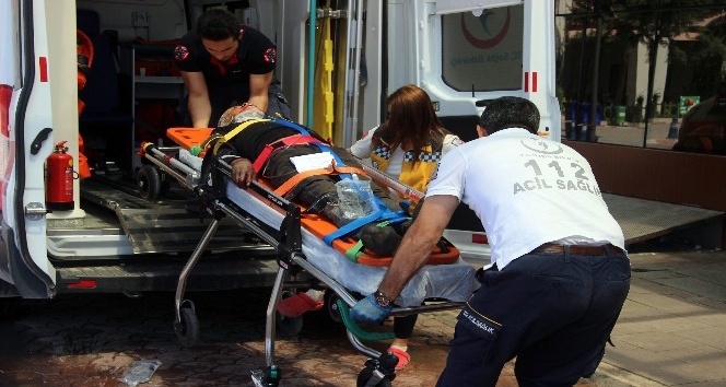 Çatışmalarda yaralanan 3 Suriyeli Türkiye’ye getirildi