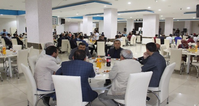 Düzce Belediyesi 2 bin kişilik iftar programı düzenledi