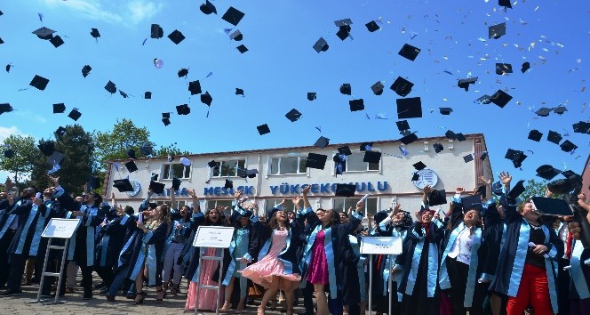 Fatsa MYO’da mezuniyet sevinci