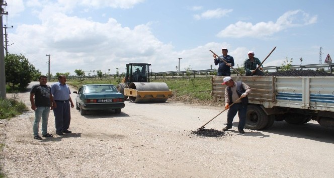 Dinar’da asfalt yama çalışmaları başladı