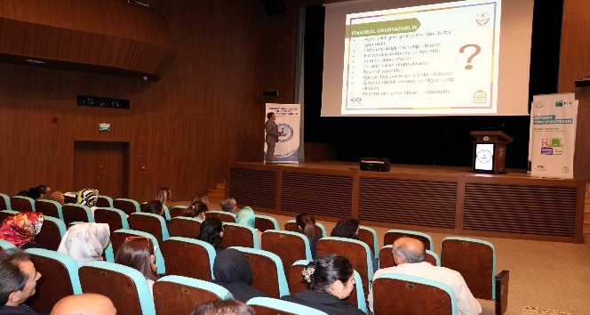 Öğretmenlere ’Bütçemi Yönetebiliyorum’ semineri verildi