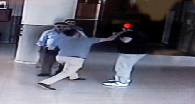 Çocuğu sınıfta kalınca, müdür yardımcılarına saldırdı