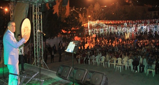 Türkücü Aydın’dan ilahi konseri