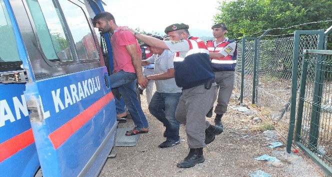 Jandarmadan sahte içki imalatçılarına baskın