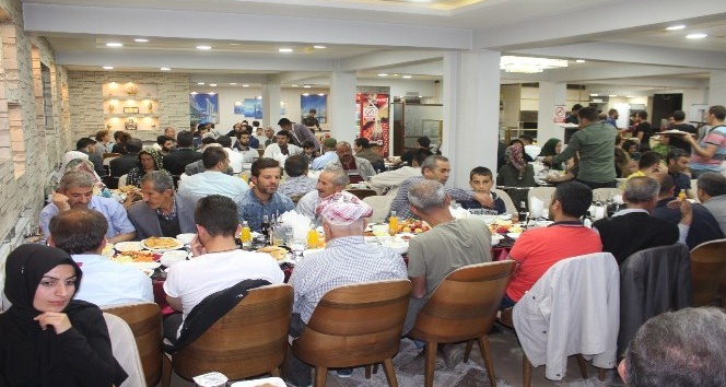 Aile Sosyal ve Politikalar Merkezi tarafından vatandaşlara iftar verdi