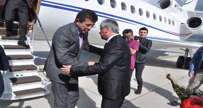 Ekonomi Bakanı Zeybekci Kars’ta